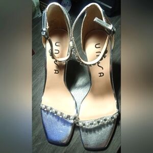 Silver stilettos with rhinestones size 8 never worn by Unisa